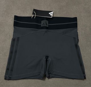 Shorts gris oscuro y negro Adidas talla S