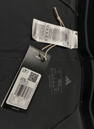 Shorts gris oscuro y negro Adidas talla S