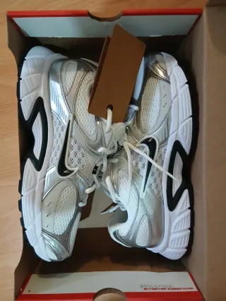 Nike Bambas Plata y Blancas