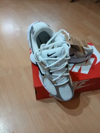 Nike Bambas Plata y Blancas