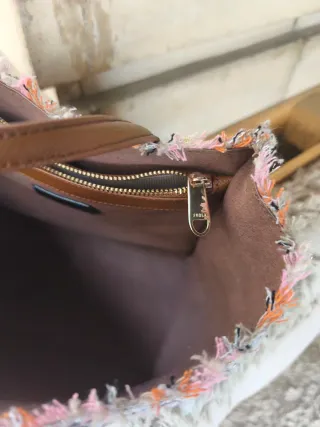 Bolso de mano tejido y asas en piel , Furla.