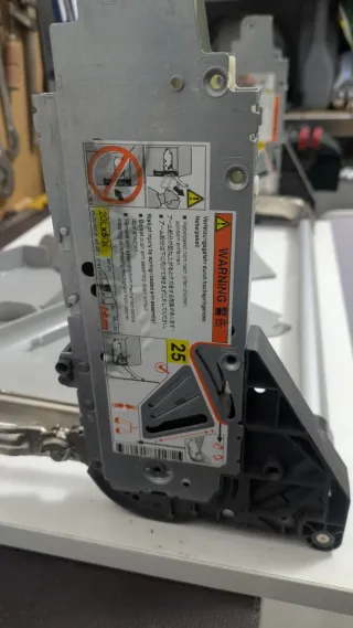 Brazo elevable Blum para altillos