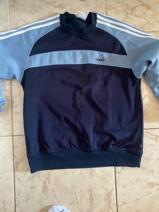 Camiseta Adidas azul y roja