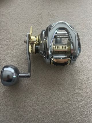 Carrete Baitcasting Jigging Spinning