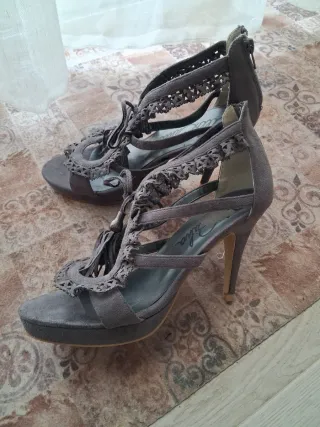 Sandalias tacón Alex Silva grises