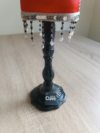 Busto portagioie con collane appese