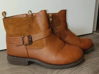 Botines marrones con hebilla