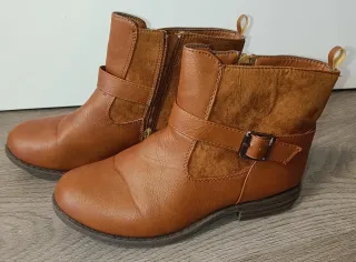 Botines marrones con hebilla