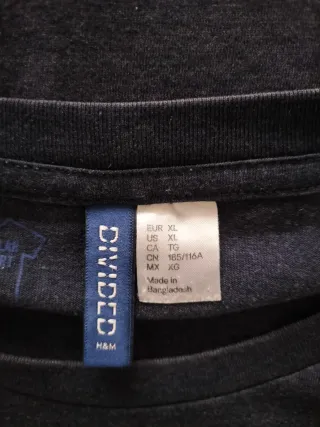 Camiseta Divided Keep On Kicking