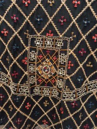 Top Zara bordado negro talla S