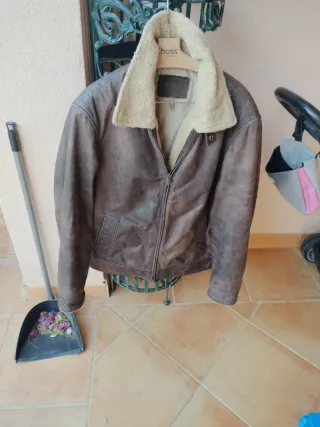 Chaqueta Piel Búfalo Hoss Intropia Talla L