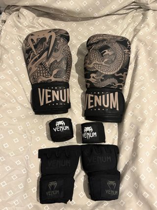 Pack Boxeo Venum Guantes y Vendas