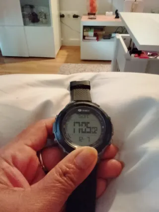 Reloj Marea Hombre Negro y Plateado