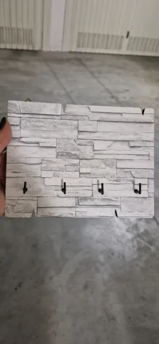 Appendichiavi effetto pietra