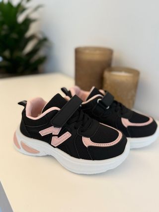 Deportivos niña New Model negro y rosa