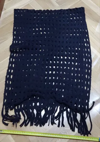 Bufanda negra de red con flecos