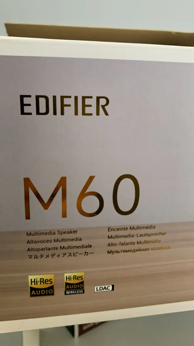 Altavoces Edifier M60 Bluetooth Blancos