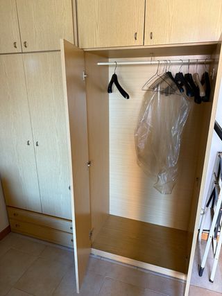 Due armadi uguali color legno