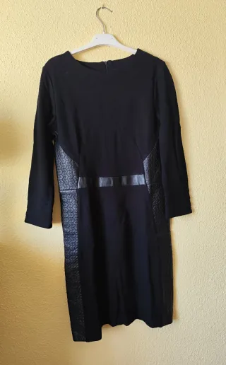 Vestido negro con detalles