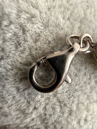 Charm Plata de ley 925 Lágrima Verde Oliva y Plata