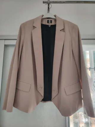 Blazer beige como nuevo