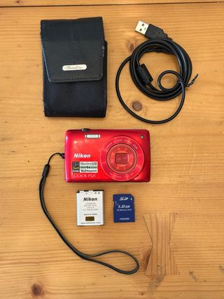 Digicam Nikon Coolpix S4200 / 16MP + touch screen