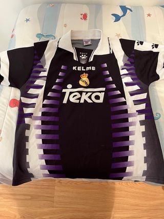 Camiseta Retro Real Madrid Kelme Negra Morada