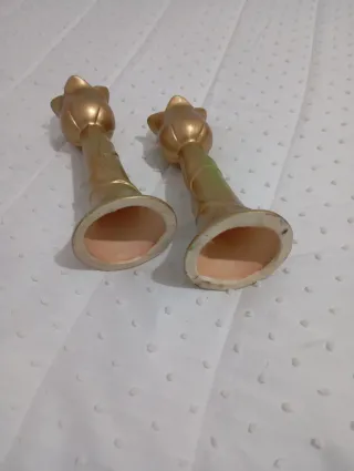 Juego 2 candelabros dorados