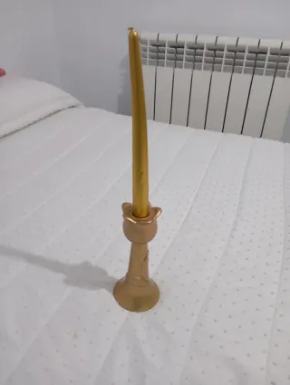 Juego 2 candelabros dorados