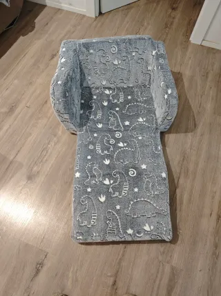 Sofá infantil con manta, también se puede estirar