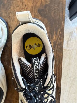 Zapatillas Buffalo Talla 43 Beige/Negro