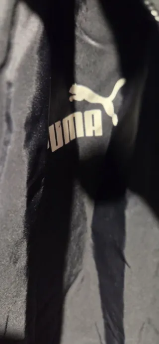 Chubasquero Puma Negro con Capucha