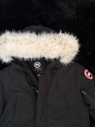 Parka Canada Goose Nera con Cappuccio