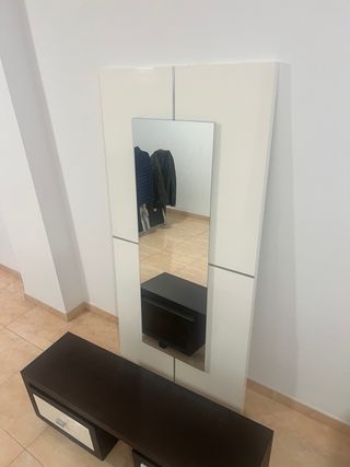 Mueble recibidor con espejo