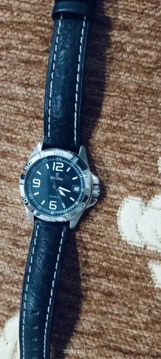 Reloj Festina Negro y Plateado