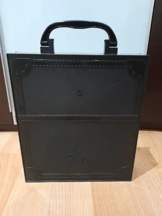 Guardaroba Barbie con accessori