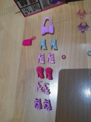 Guardaroba Barbie con accessori