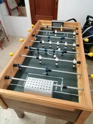 Futbolín de madera