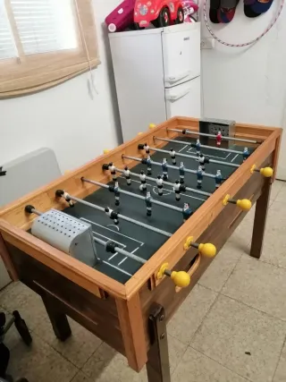 Futbolín de madera