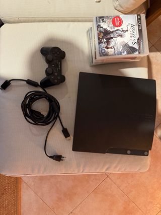 PS3 con 2 controller e giochi