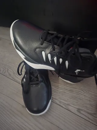 Zapatillas deportivas negras y verdes talla 42