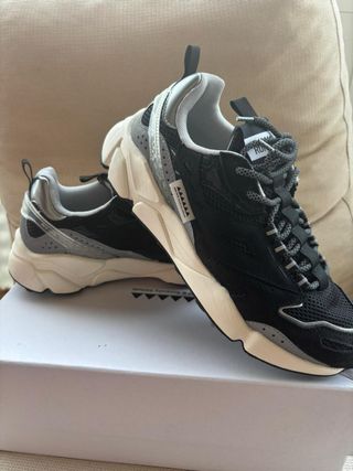 Zapatillas RUN OF Talla 42 Nuevas sin estrenar