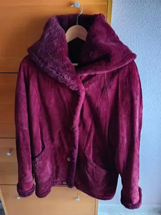 Abrigo piel vuelta burdeos