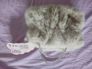 Bolso peludo Makeup Cloud plateado