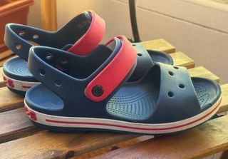 Sandalias Crocs Azul y Rojo niños