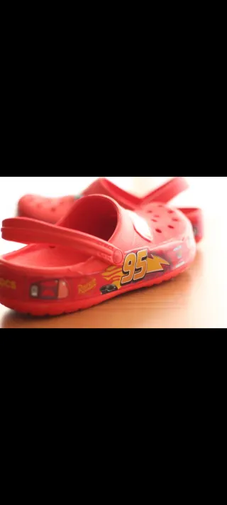 Chanclas rojas Talla 42-43.