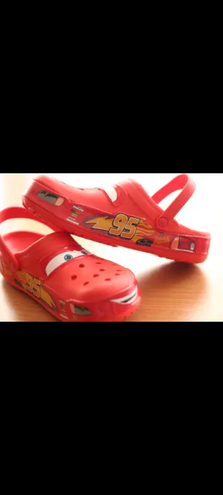 Chanclas rojas Talla 42-43.