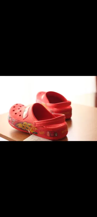 Chanclas rojas Talla 42-43.