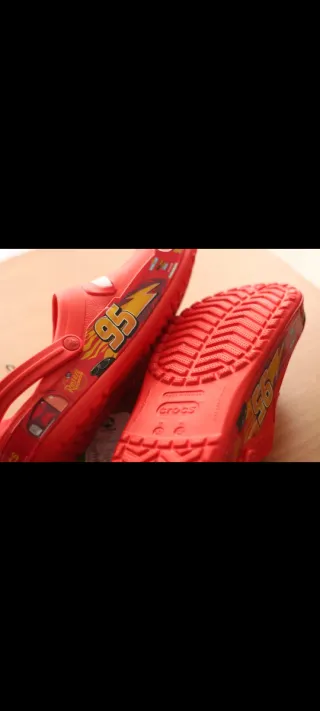 Chanclas rojas Talla 42-43.