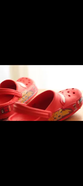 Chanclas rojas Talla 42-43.